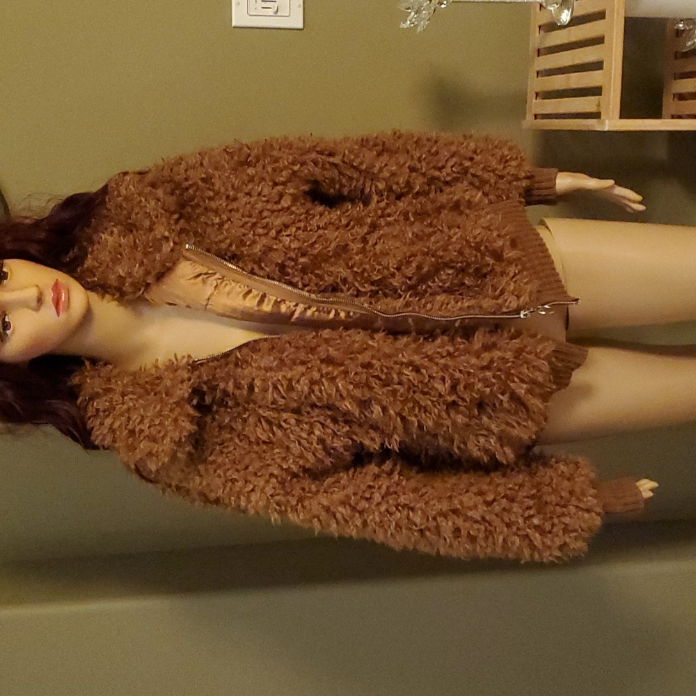 Wild Fable faux fur jacket with zipper front.  Never worn, excellent condition.